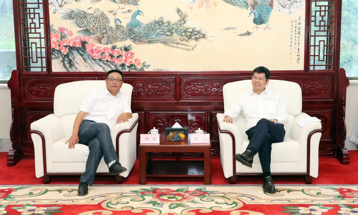 重庆市涪陵区政协副主席、清溪园区管委会主任阳森考察yl34511线路中心