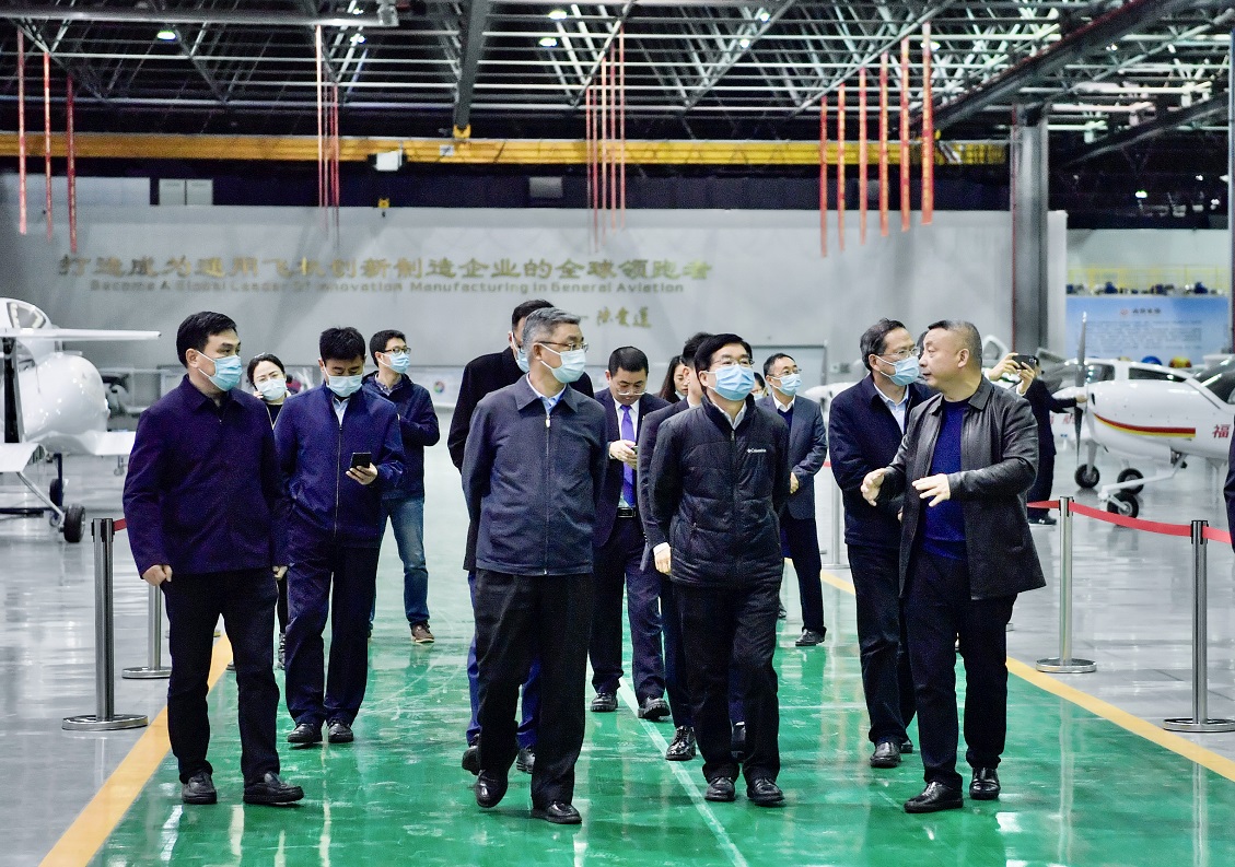 浙江省政协副主席郑继伟调研yl34511线路中心航空产业